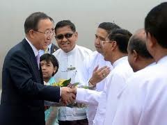 ທ່ານເລຂາທິການໃຫຍ່ສະຫະປະຊາຊາດ Ban Ki Moon ໄດ້ພົບປະກັບ ການນຳມ້ຽນມາ